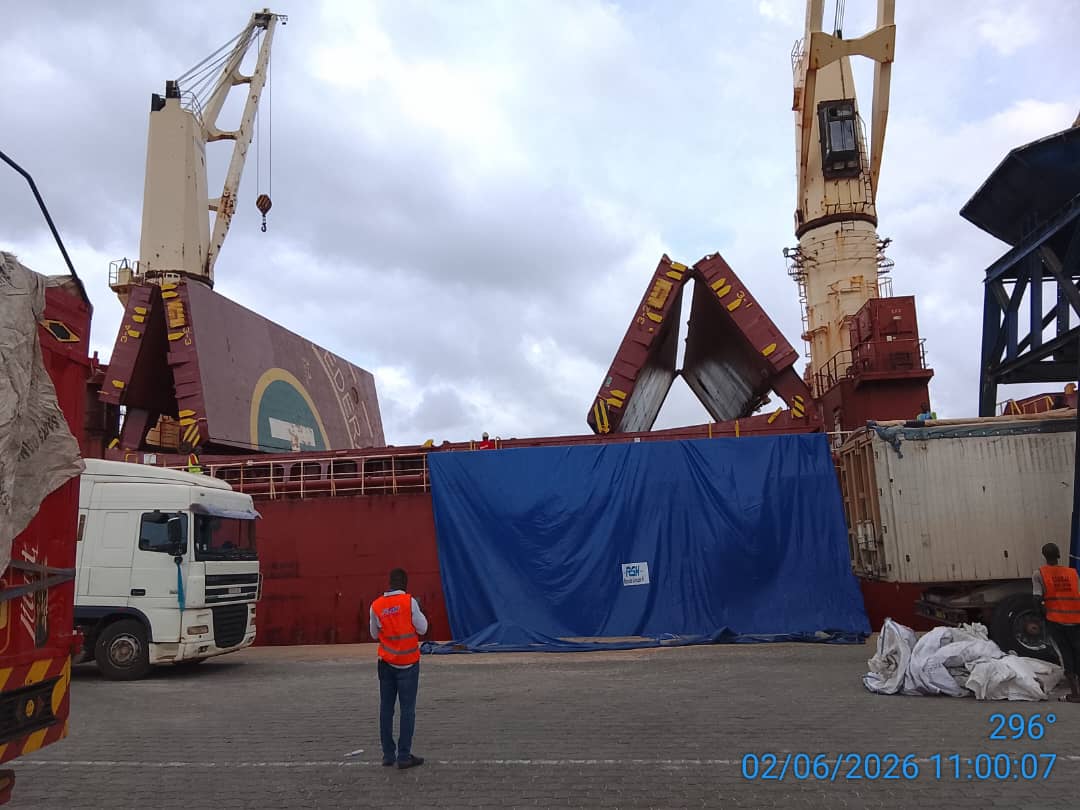 Dechargement port d'abidjan NAVIRE FEDERAL SABLE
